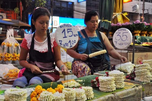 vendeuses colliers fleurs bangkok