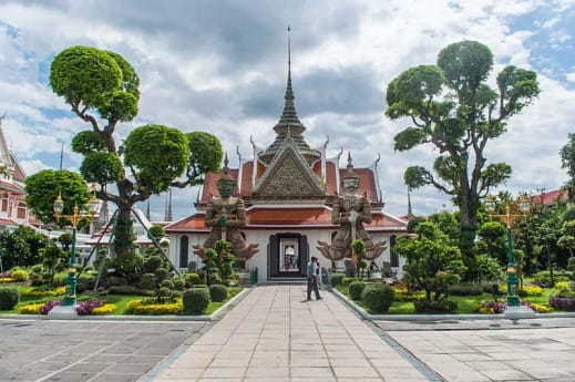 gardiens wat arun bangkok