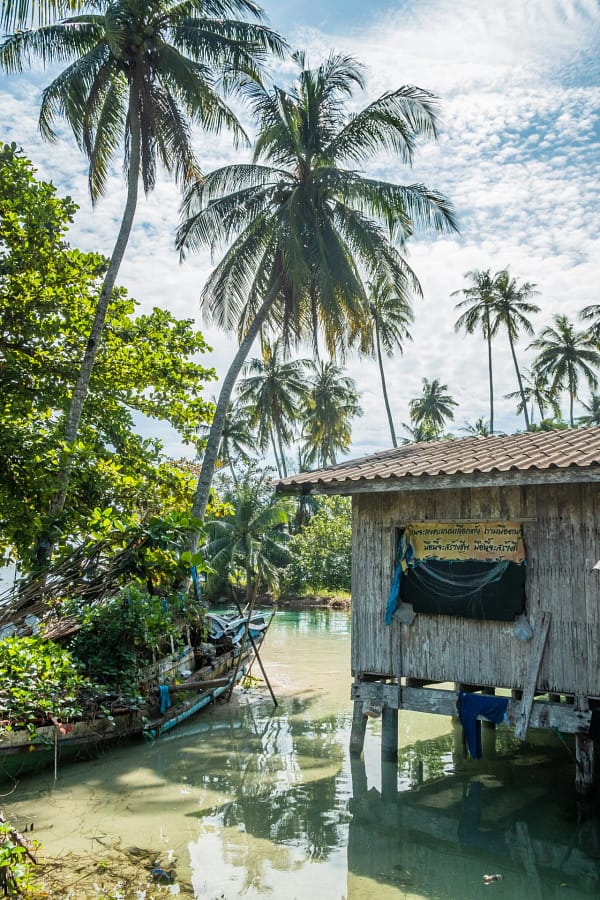 maison bord canal plage ao phrao ko kood