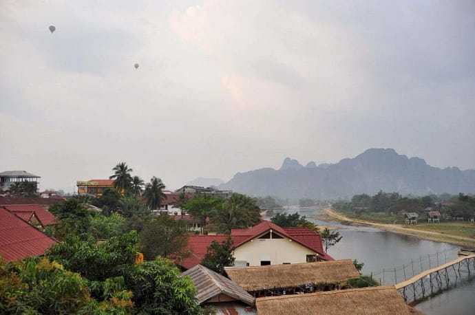 vue globale vang vieng