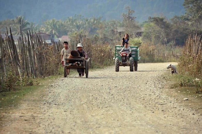 tracteur de passage à vang vieng