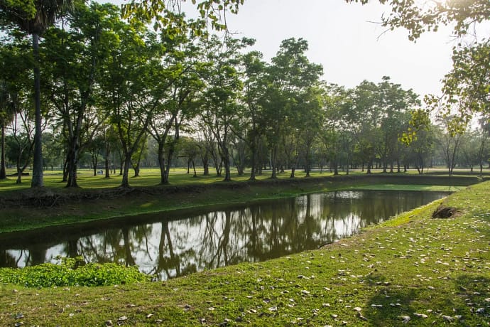 parc historique de sukhothai en fevrier