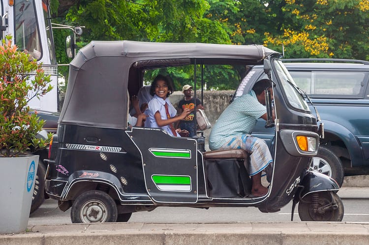 tuk tuk circulation colombo sri lanka