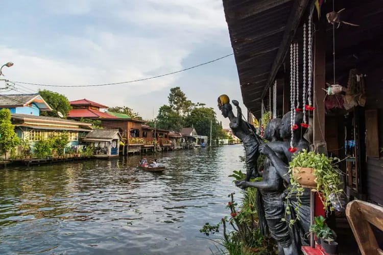 maison aux artistes klong bangkok yai