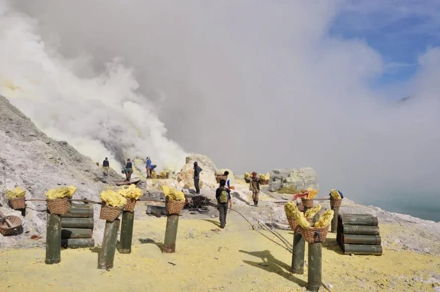 cratere kawah ijen java indonesie