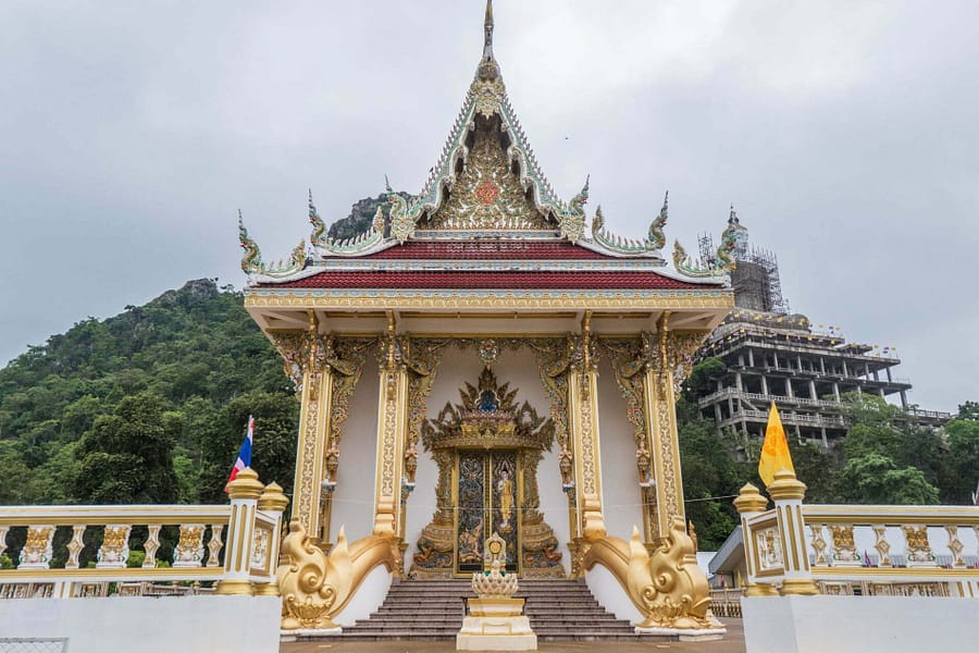 batiment Wat Tham Khao Laem kanchanaburi