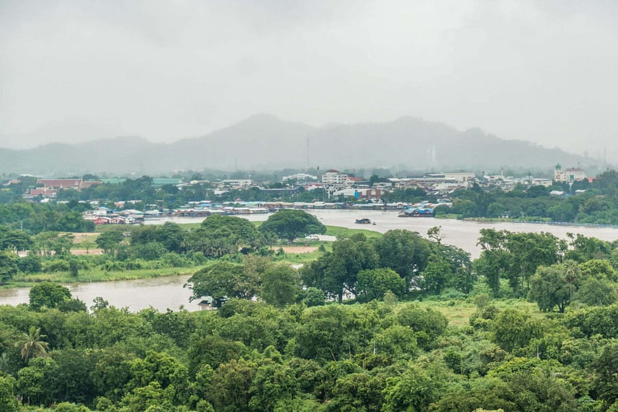 riviere kwai vue depuis Wat Tham Khao Laem kanchanaburi