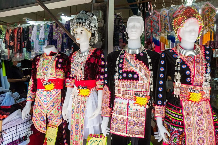 costumes hmong chiang