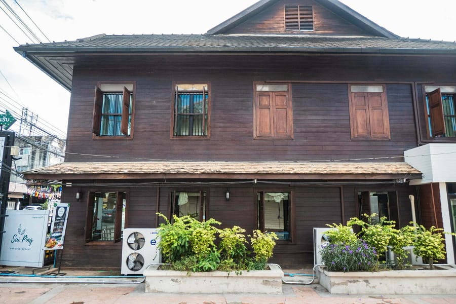 maison bois bord rivière ping chiang mai