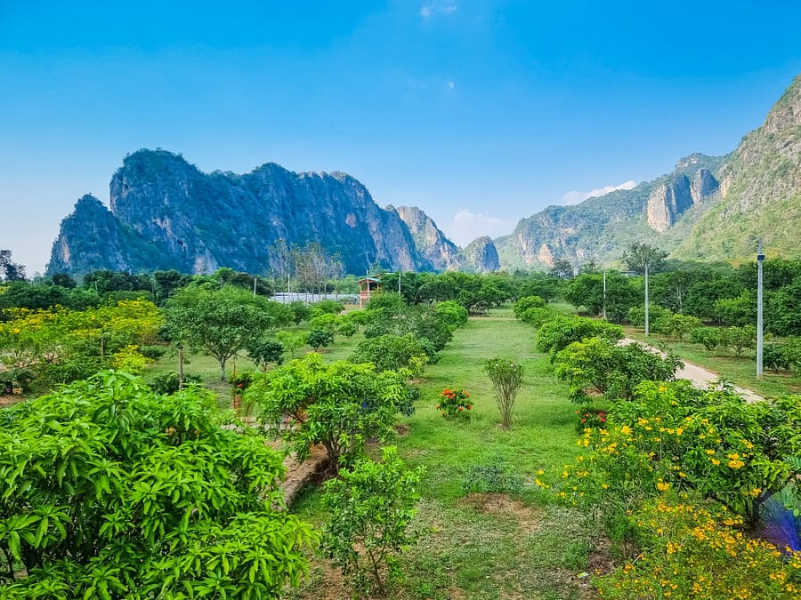 vue sur khao pla ra mountain - hup pa tat - uthai thani