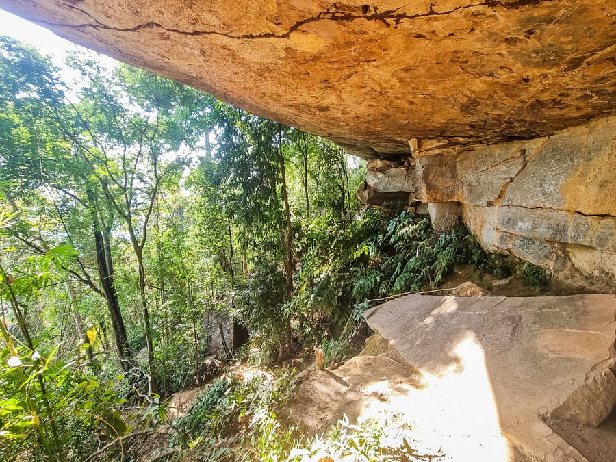 cavité phou phanang viewpoints laos