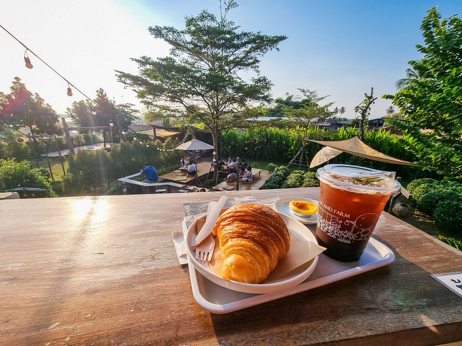 détente café proche vientiane coff and farm laos