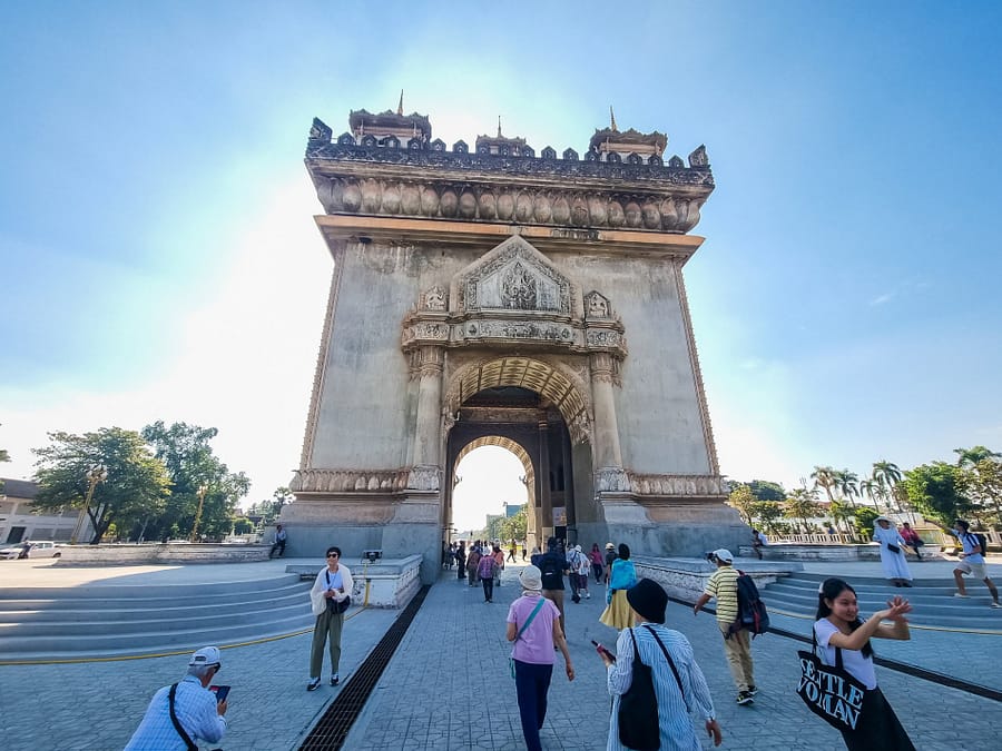 devant patuxai vientiane laos