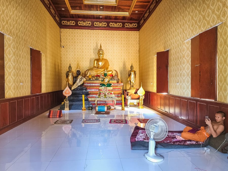 interieur vat ho pha proche vientiane