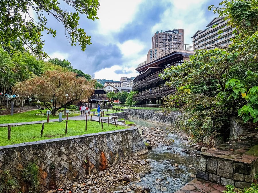 promenade au parc beitou taipei