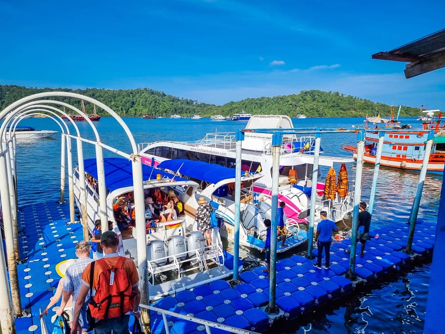 quai de depart pour les similan thap lamu a khao lak