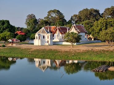 Wat Uposatharam ville Uthai Thani