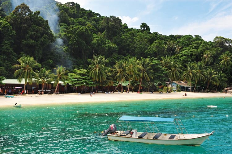 Plage sur ile perhentian besar