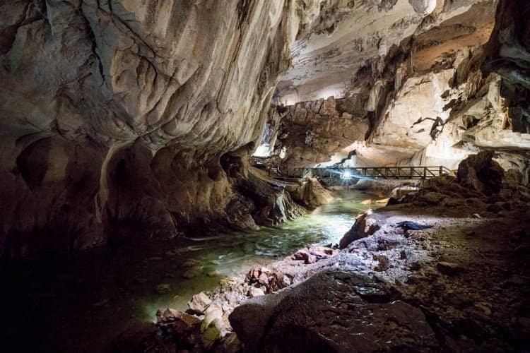 interieure clearwater cave parc national mulu sarawak